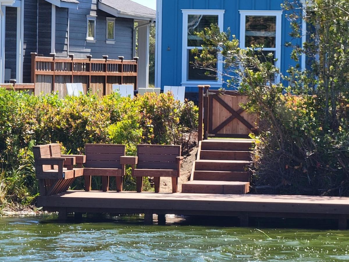 Otter Spotter On The Water Villa Ocean Shores Exterior photo