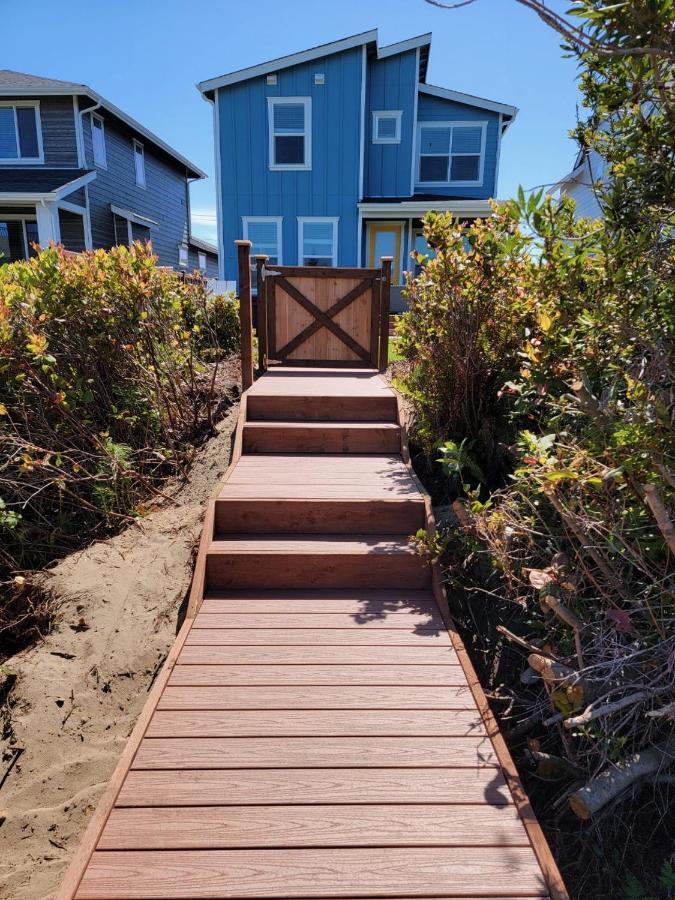 Otter Spotter On The Water Villa Ocean Shores Exterior photo